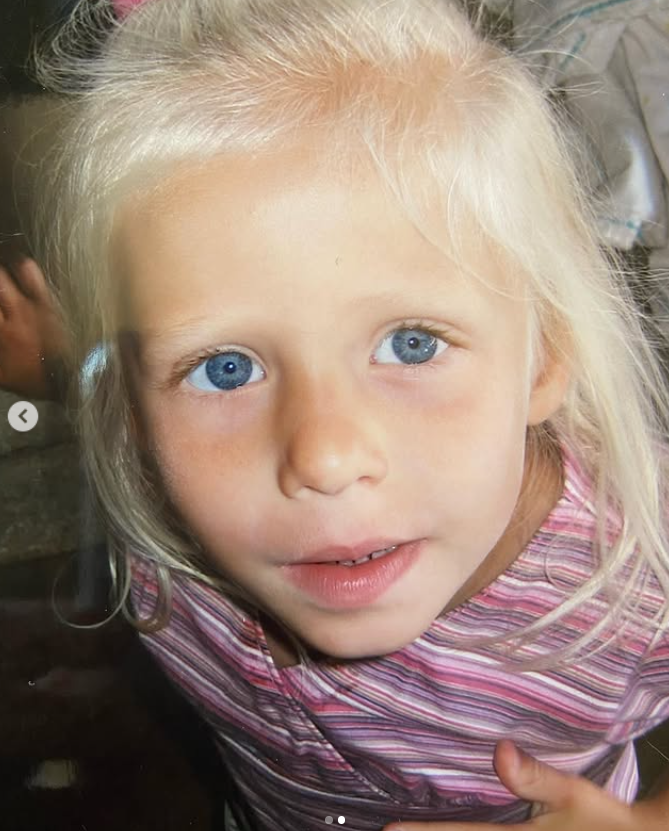 Natalie Quinn as a child, shared on August 8, 2025 | Source: Instagram/averyxmay